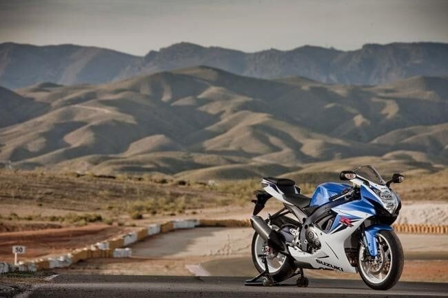 Suzuki GSX-R: la storia della supersportiva più longeva di sempre